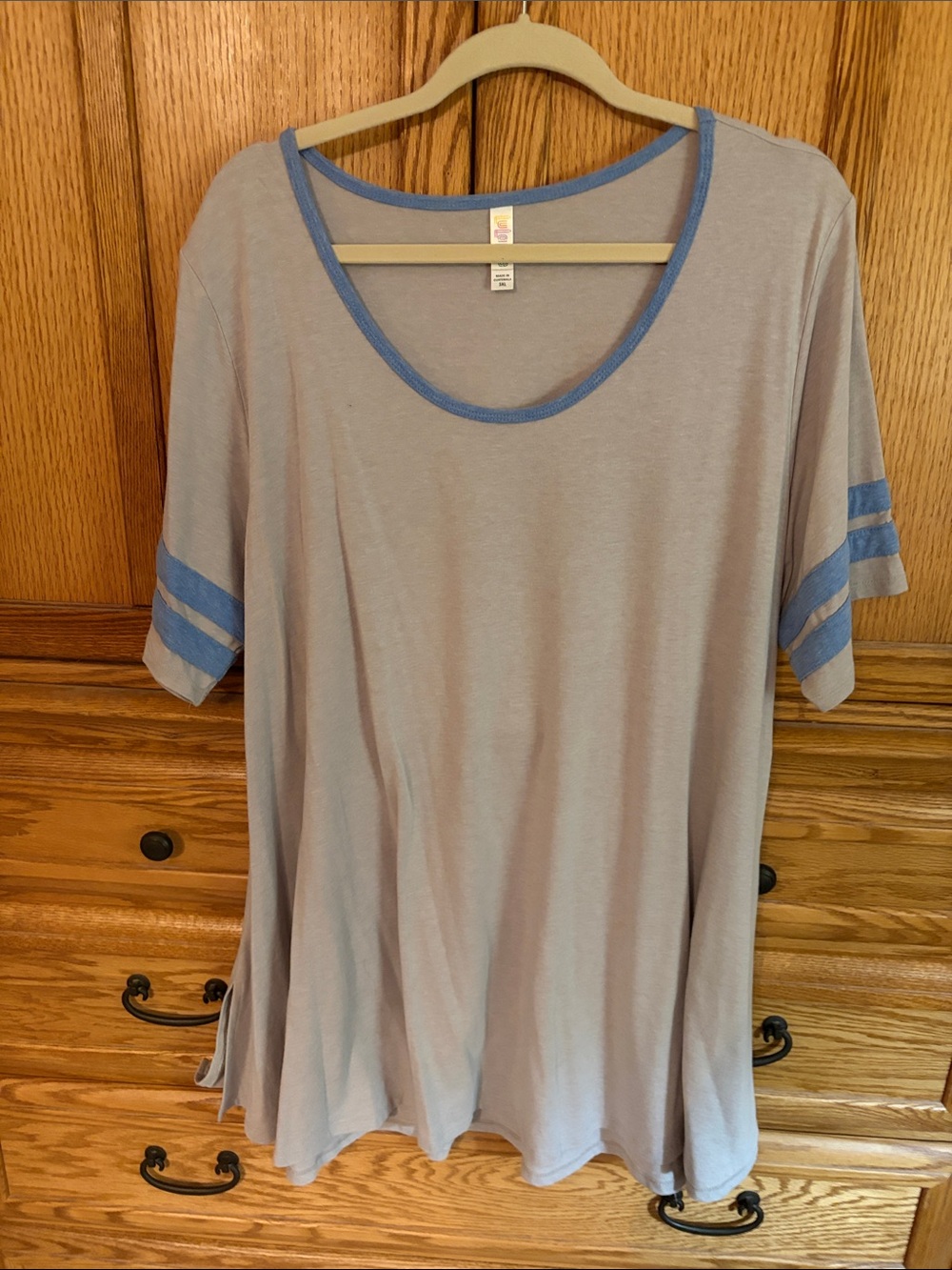 LuLaRoe Relaxed Scoop Tunic in Light Gray with Blue Trim
